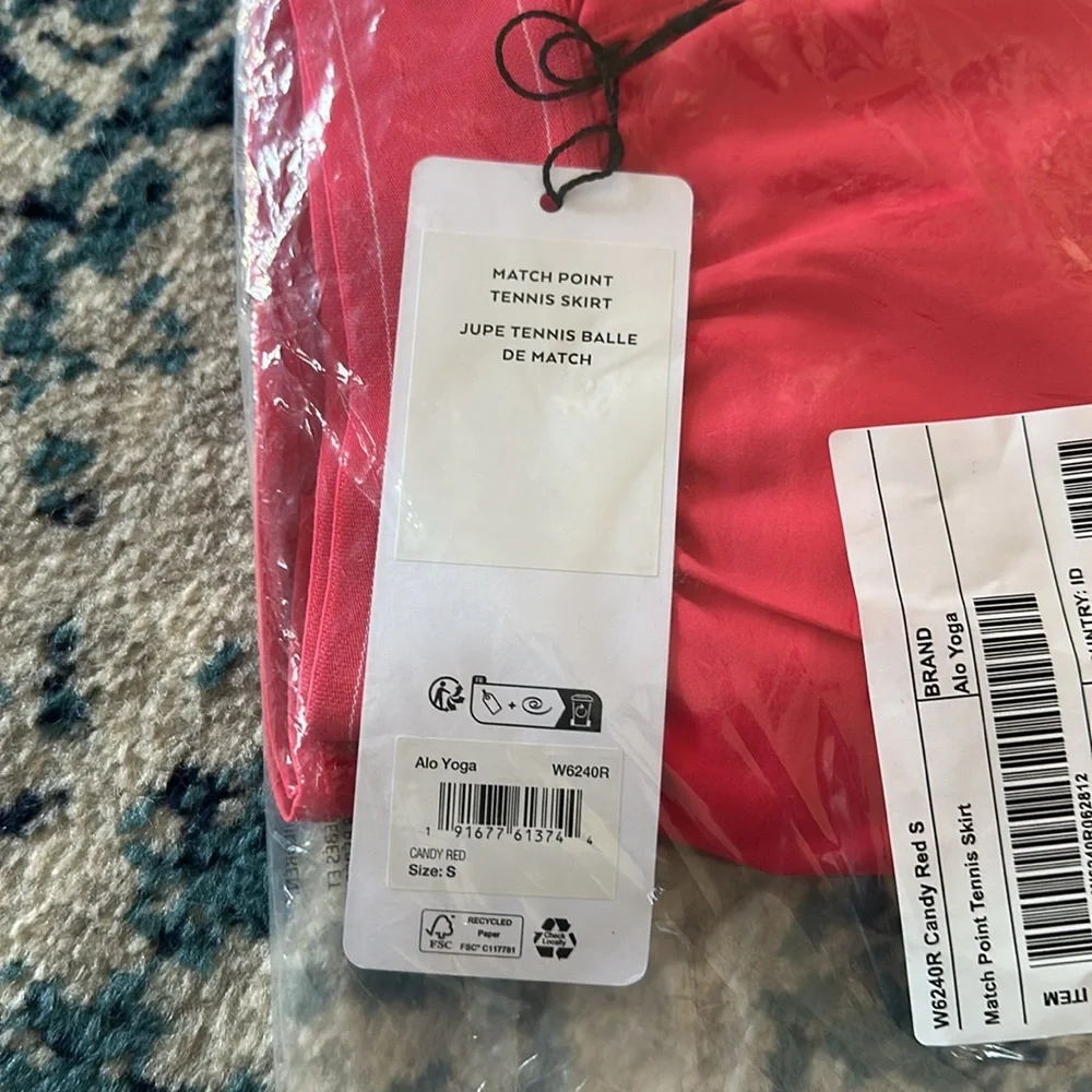 NWT Alo yoga match point skirt candy red